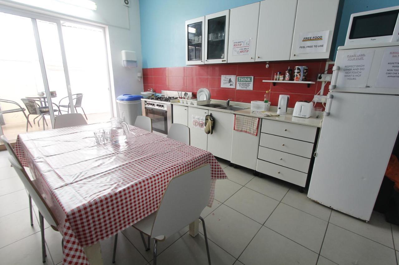Metropole Budget Hostel Saint Julian's Ngoại thất bức ảnh